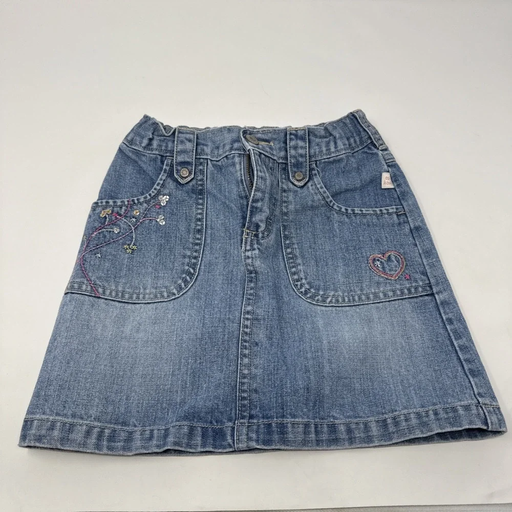 Oshkosh B'Gosh Girls Size 6 Denim Skirt Embroidered‎ Flowers Heart Vtg